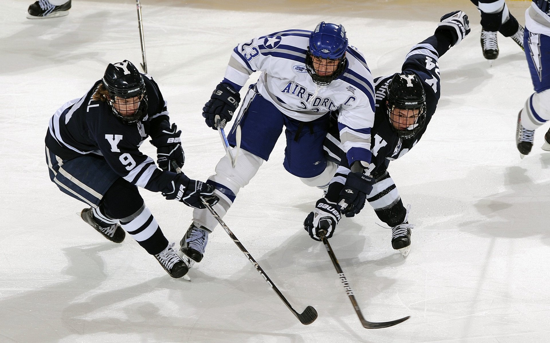 合作模式：品牌与战队联合营销创造多元变现渠道，合作品牌策略的优缺点